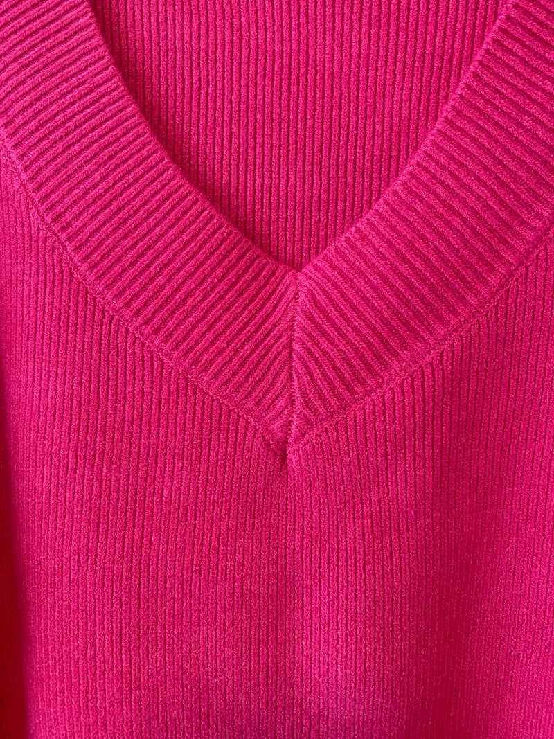 Pullover V-Ausschnitt in Pink, erhältlich bei happyonion.ch.