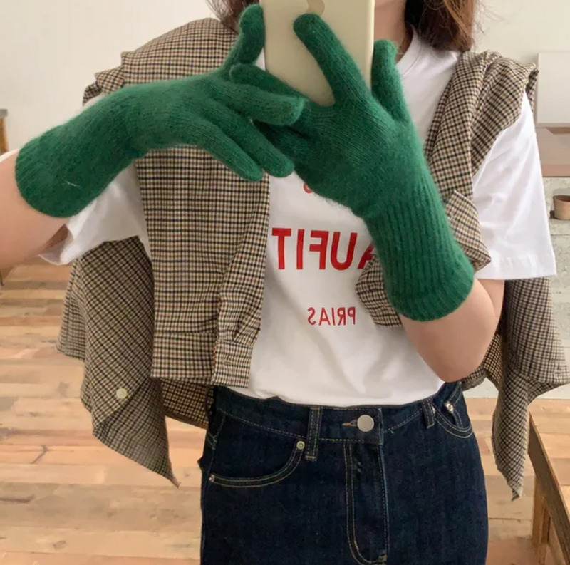 Finger gloves green