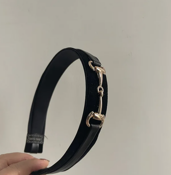 Black hairband with buckle