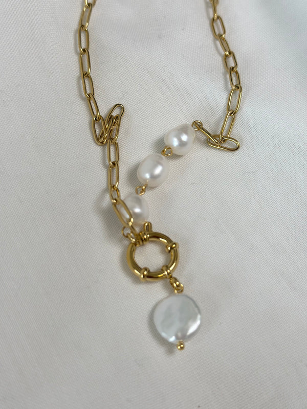Halskette mit 3 Perlen