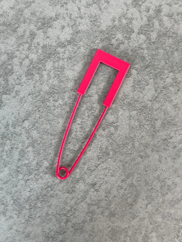 Taschenschmuck grosse Büroklammer Pink