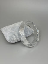 Klarer Acrylarmreif mit Diamantschliff