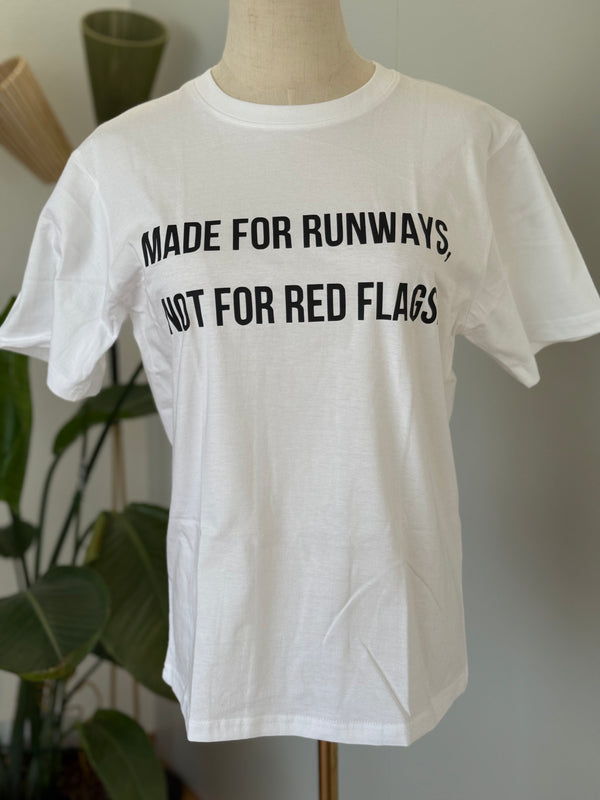 Statement-Shirt aus Baumwolle – Made for Runways, not for Red Flags