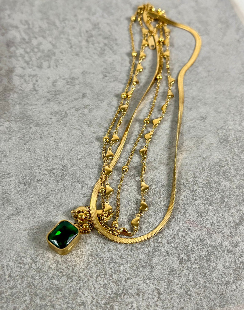 Halskette 3-lagig mit grünem Stein