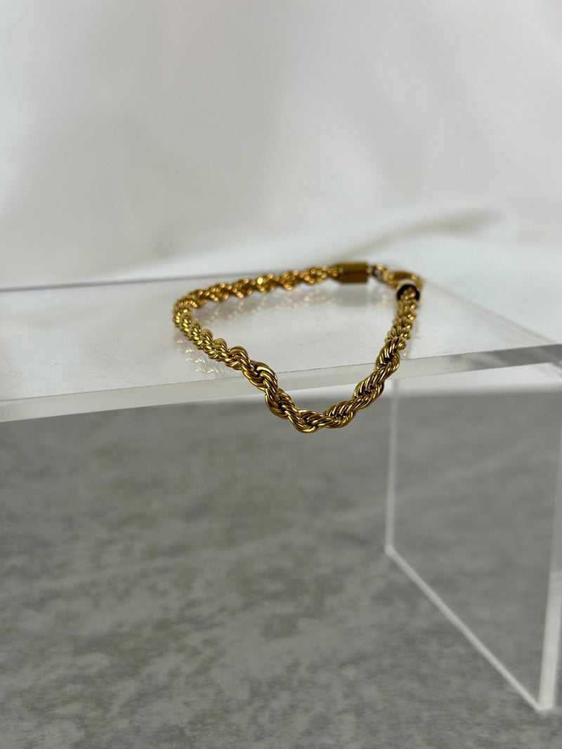 Armketteli grob, Gold