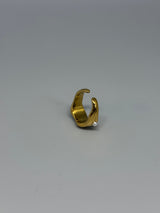 Verstellbarer Edelstahlring in Gold mit kleinen Perlen – moderner Klassiker mit verspieltem Twist