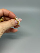 Zarter Doppelring mit Perlen und goldfarbenem Edelstahl – eleganter Chic in feiner Form