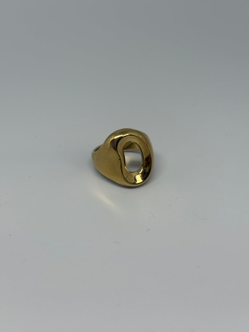 Goldener Chunky-Edelstahlring mit Loch
