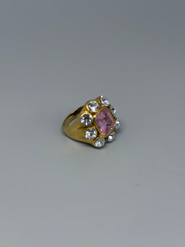 Edelstahlring mit rosa Stein und Glitzerrahmen – glamouröses Design mit edlem Funkeln