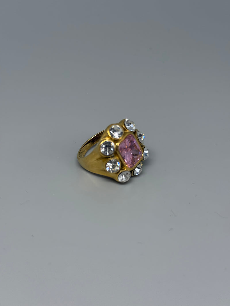 Edelstahlring mit rosa Stein und Glitzerrahmen – glamouröses Design mit edlem Funkeln