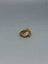 Verstellbarer Ring mit grossem Glitzerstein – elegante Form mit geschwungenen Details