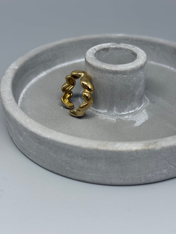 Verstellbarer Edelstahlring mit Herz – zartes Design in Gold