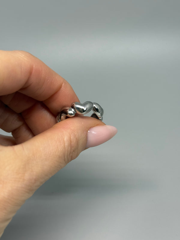 Verstellbarer Edelstahlring mit Herz – zartes Design in Silber