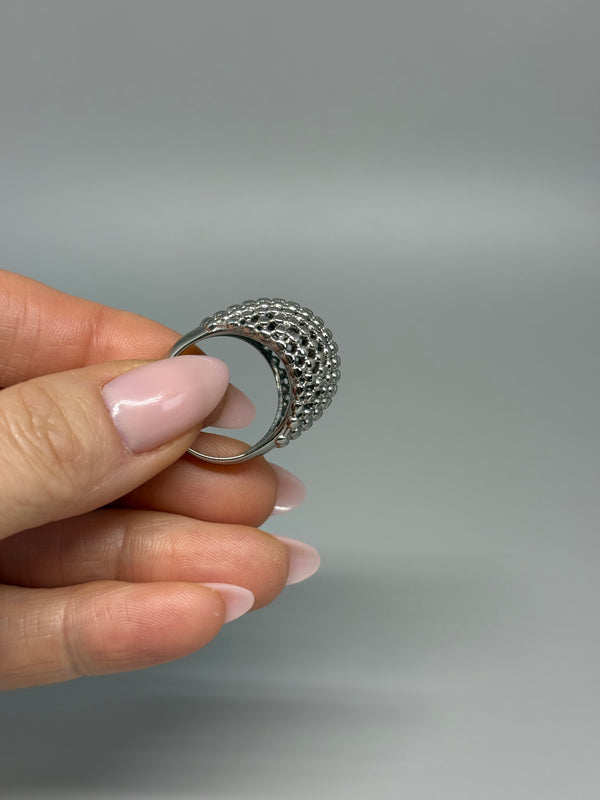 Silberner Edelstahlring mit gitterartigem Kugeldesign – moderner Chunky-Style