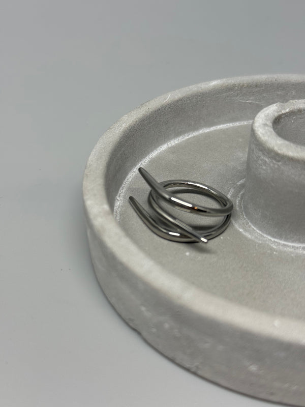 Silberner Edelstahlring – Geschwungenes Design, verstellbar