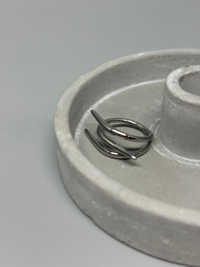 Silberner Edelstahlring – Geschwungenes Design, verstellbar