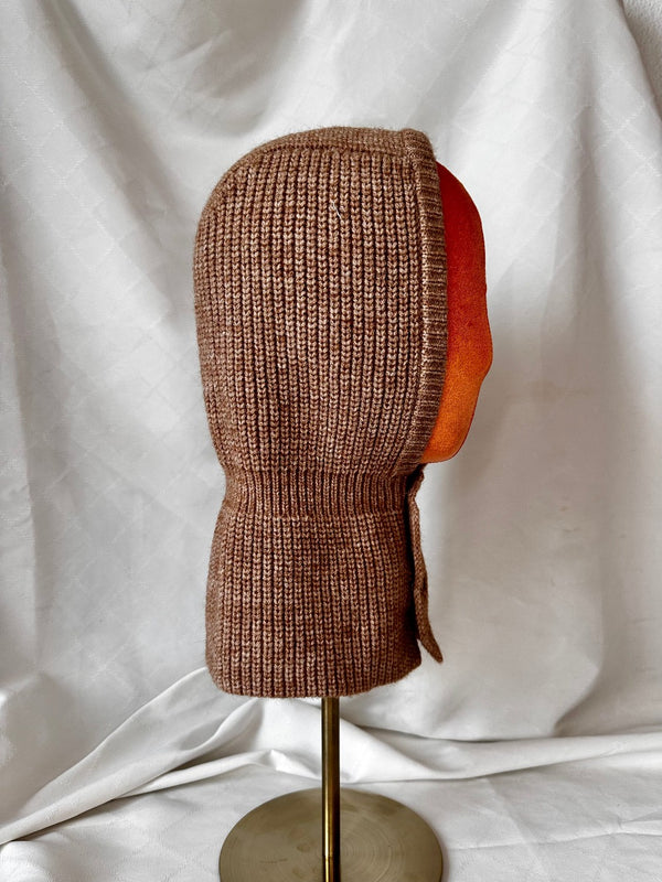 Hat, balaclava with two buttons beige