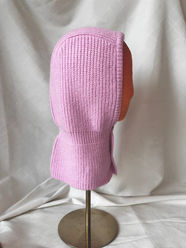Hat, headgear with two buttons pink