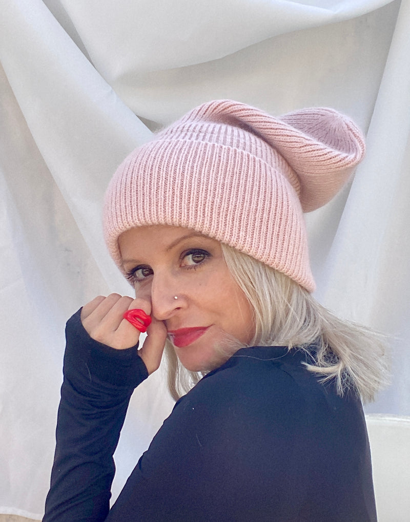 Beanie hat with angora wool in pink