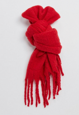 Grosser, roter Schal, super stylisch, erhältlich bei Happy Onion. 